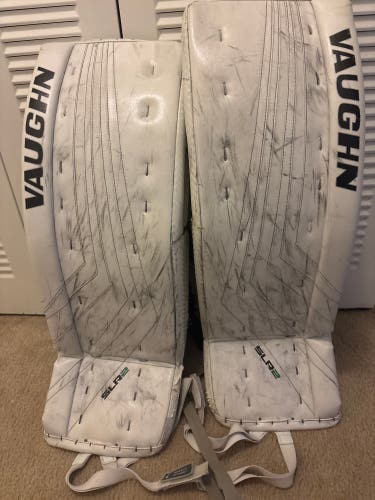 32" Vaughn Ventus SLR2 Pro Goalie Leg Pads (Used)