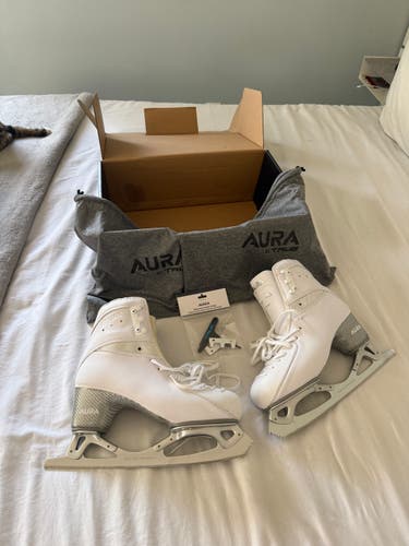 Aura Sky 200 figure skates - Size 255C with John Wilson Gold Seal Revolution 9.75”