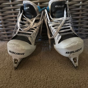 Bauer Reactor 5000 Hockey Goalie Skates Extra Wide Width Size 5 (Used)