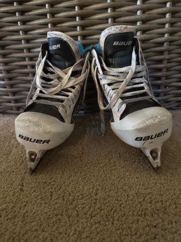 Bauer Reactor 5000 Hockey Goalie Skates Extra Wide Width Size 5 (Used)