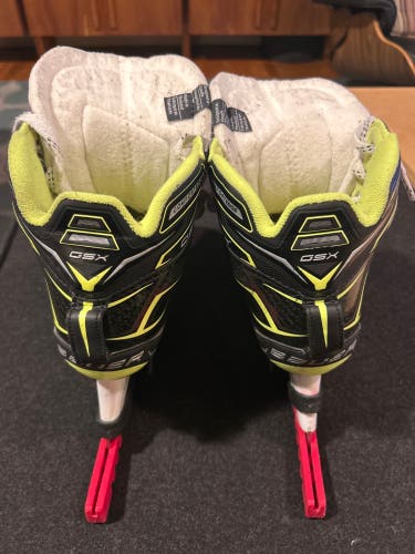 Intermediate Bauer GSX Hockey Goalie Skates Regular Width Size 8 (Used)