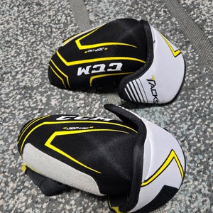 Medium Senior CCM Tacks Elbow Pads (Used)