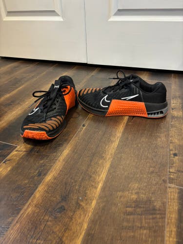 Black Men's Size M 10.0 (W 11.0) Adult Nike Metcon Shoes (New)