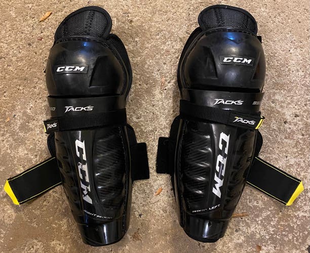 Junior CCM Tacks 9550 11" Shin Pads (Used)