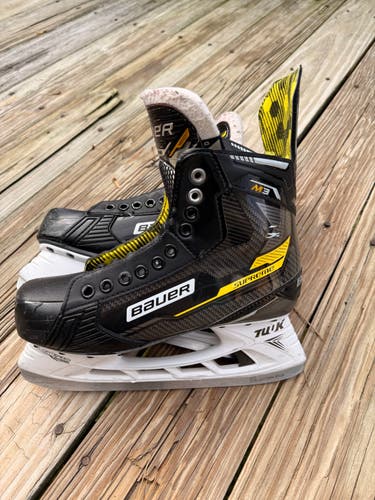 Bauer Supreme M3 Hockey Skates Regular Width 7 (Used)