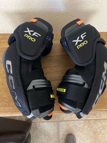 Senior Medium CCM Tacks xf pro Elbow Pads Pro Stock (Used)
