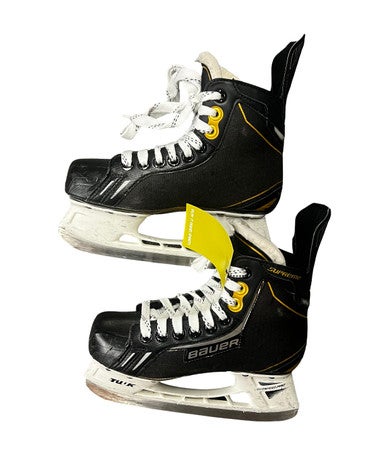 Used Bauer SUPREME Junior Hockey Skate Junior 03.5 10299-S000300367