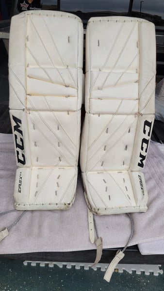 CCM Eflex 5.5 28 +1 Goalie Pads (Used)
