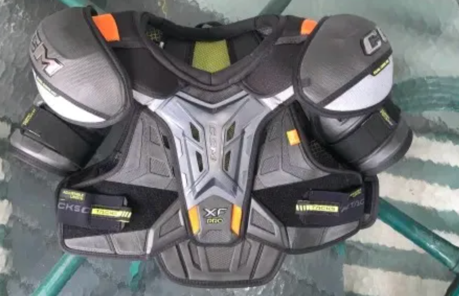 Large Senior CCM XF Pro Shoulder Pads (Used)