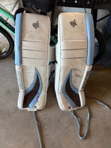 33" Vaughn Velocity V9 Pro Carbon Goalie Leg Pads Pro Stock (Used)