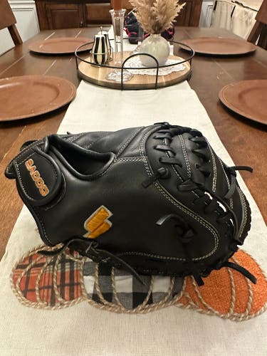 2023 RH Catcher's Baseball Glove 32.5" (Used)