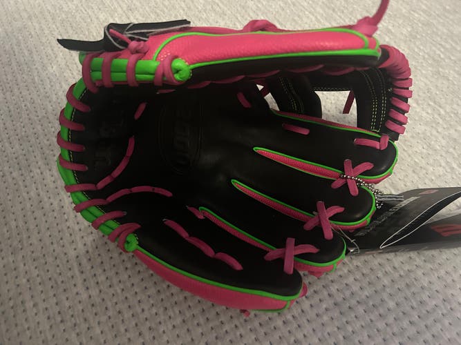 2024 Wilson A2000 RH Infield Baseball Glove 11.5" (New)