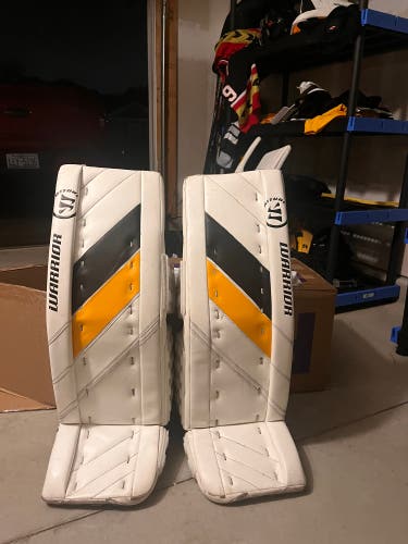 35" Warrior Ritual G4 Goalie Leg Pads (Used)