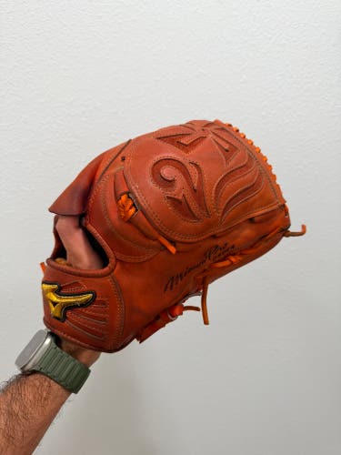 12" Mizuno RH Pitcher's Custom Order HAGA Glove From Japan
