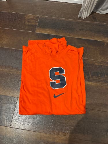 Orange Large/Extra Large Adult Unisex Nike Shirt (Used)
