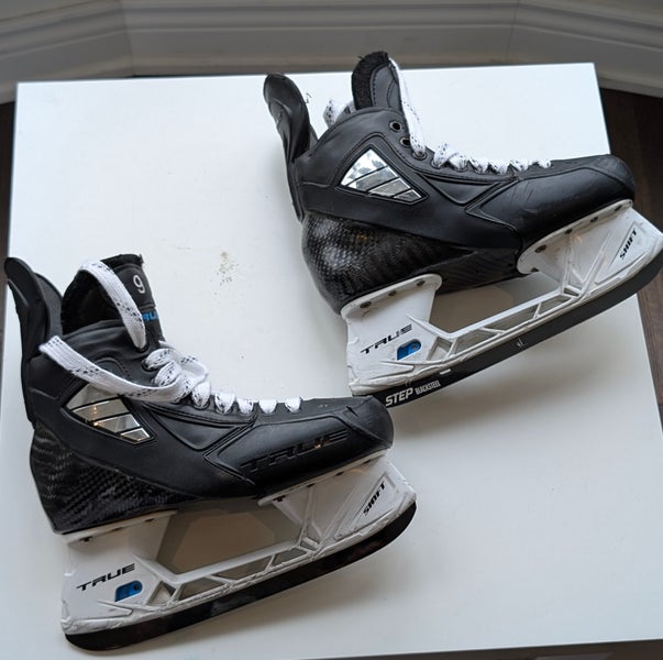 2024 True SVH Pro Hockey Skates 7 (Used)