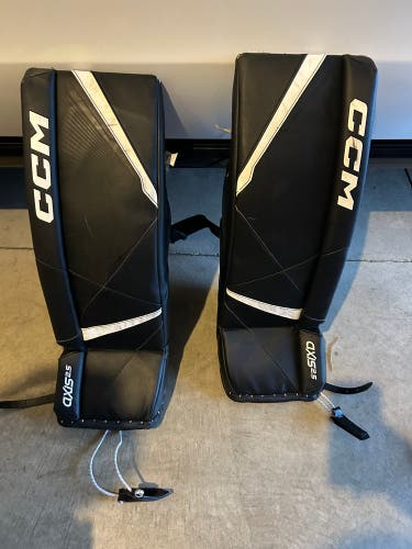 28" 2023 CCM Axis 2.5 Goalie Leg Pads (Used)