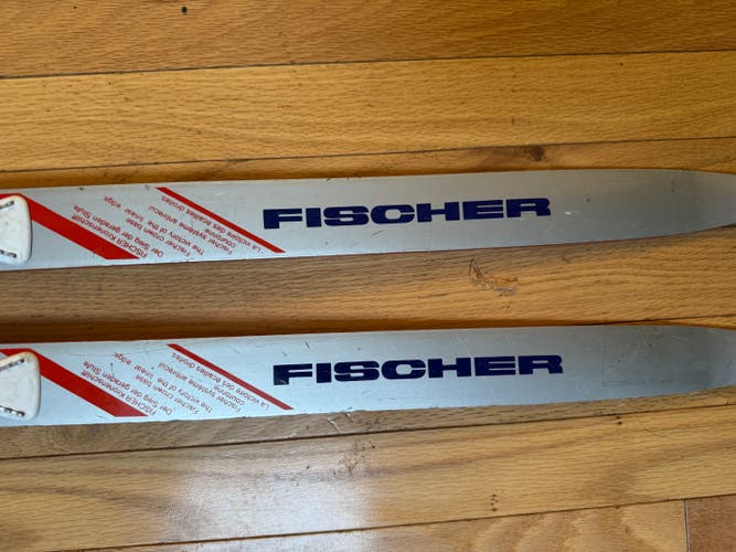 Juniors Classic Fischer Cross Country Skis With Bindings (Used)