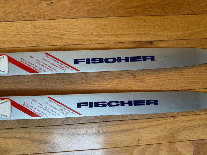Juniors Classic Fischer Cross Country Skis With Bindings (Used)
