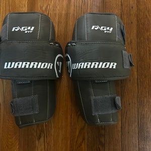 Warrior R/G4 intermediate knee pads