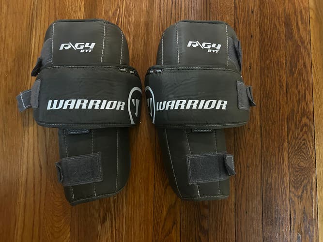 Warrior R/G4 intermediate knee pads