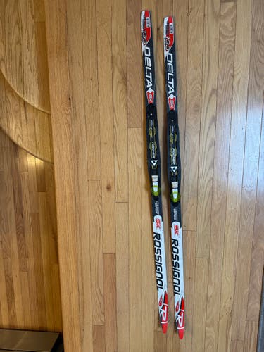 Junior Skate Rossignol Cross Country Skis With Bindings (Used)