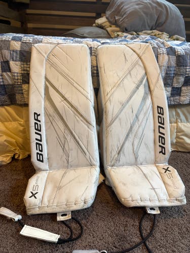 30" Bauer Vapor X5 Pro Goalie Leg Pads (Used)