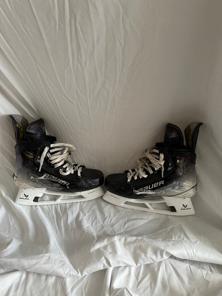 Bauer Vapor Hyperlite 8.5 fit 2 Hockey Skates with New Holders