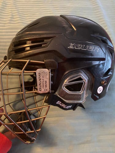 Medium Bauer Re-Akt 95 Helmet (Used)