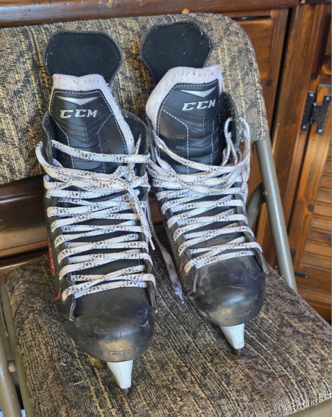 CCM RBZ Hockey Skates Regular Width 9 (Used)