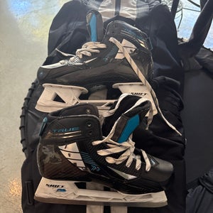 True TF9 Hockey Goalie Skates Regular Width 10 (Used)