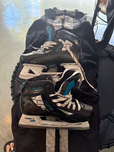 True TF9 Hockey Goalie Skates Regular Width 10 (Used)
