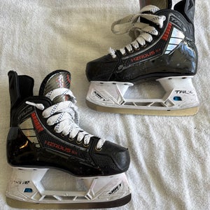 True HZRDUS 5X Hockey Skates Size 2 (Used)