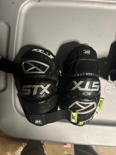 Small Youth STX Cell V Arm Pads (Used)