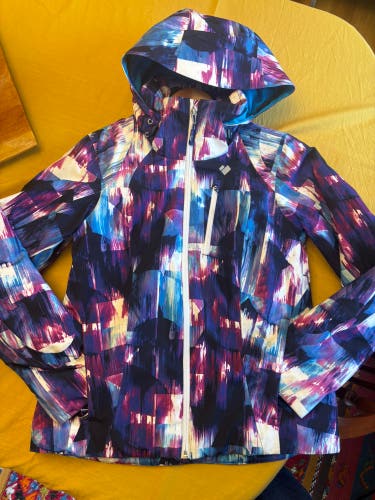 Women’s Ski parka Obermeyer size 4. Waterproof and insulated.  All features.  Lots of pockets.