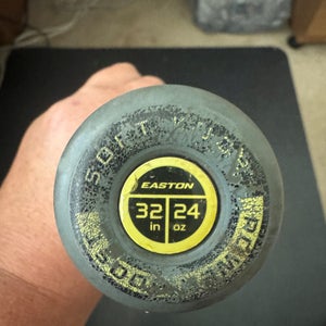 Easton Hype Fire Composite Bat (-8) 24 oz 32" (Used)