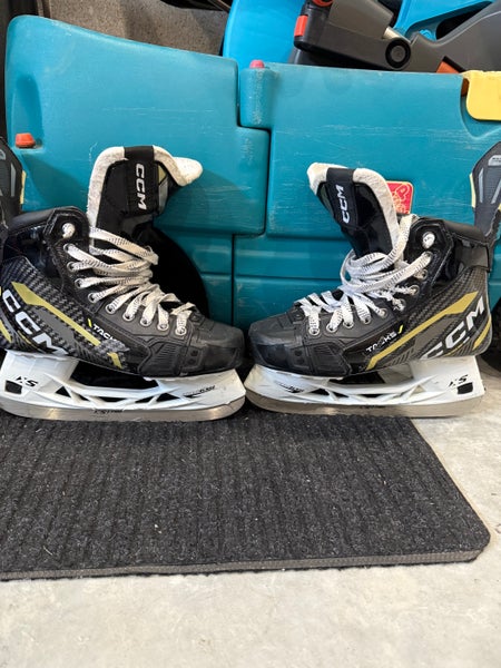 2022 CCM AS-V Pro Hockey Skates Wide Width Pro Stock 7 (Used)