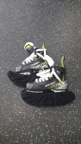 Used Bauer VAPOR 3X Youth Hockey Skate Youth 11.0 11849-S000032771