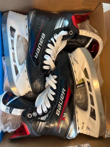 Bauer Vapor X4 Hockey Skates Size 6.5 (Used)
