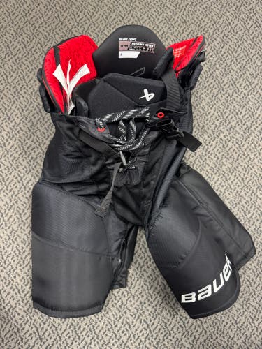 Women's Senior Medium Bauer Hockey Pants (Used ONCE)