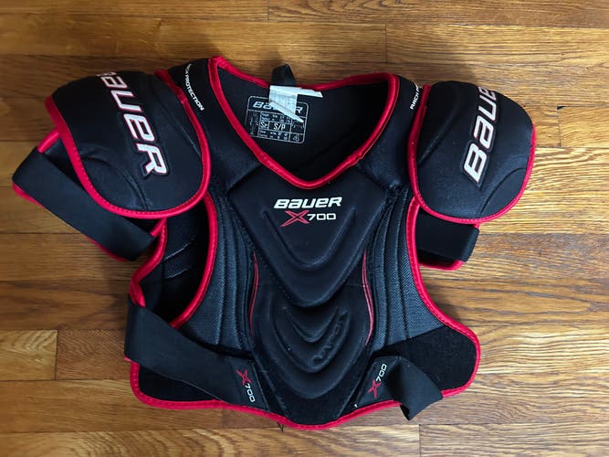 Senior Small  Bauer Vapor X700 Shoulder Pads (Used)