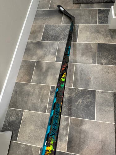 Senior Bauer Twitch Left Hand Hockey Stick P92 / 87 Flex (New)