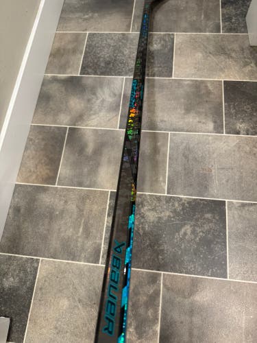 Senior Bauer Twitch Right Hand Hockey Stick P92 / 87 Flex (New)