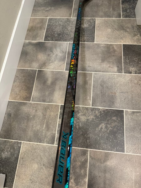 Senior Bauer Twitch Right Hand Hockey Stick P28 / 70 Flex (New)