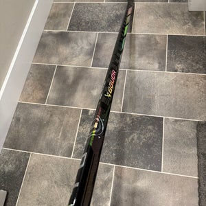 Senior Bauer Proto-R Right Handed Hockey Stick P28 / 77 Flex (New)