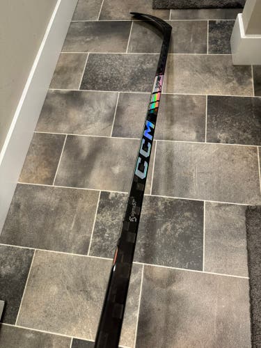 Senior CCM Tacks XF Pro Right Handed Hockey Stick P29 / 70 Flex (New)