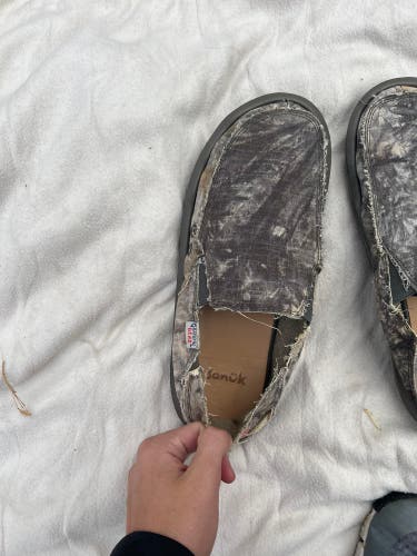 Gray Unisex Size M 11.0 (W 12.0) Adult Sandals (New)