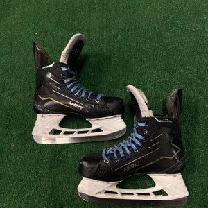 Senior Bauer Supreme M40 Hockey Skates Size 6 (Used)