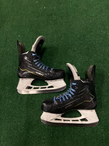 Senior Bauer Supreme M40 Hockey Skates Size 6 (Used)