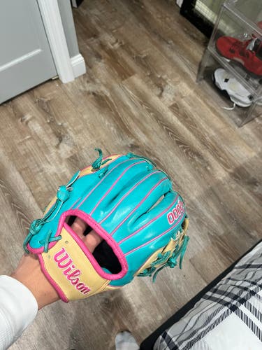 Wilson A2000 RH Infield Baseball Glove 11.5" (Used)
